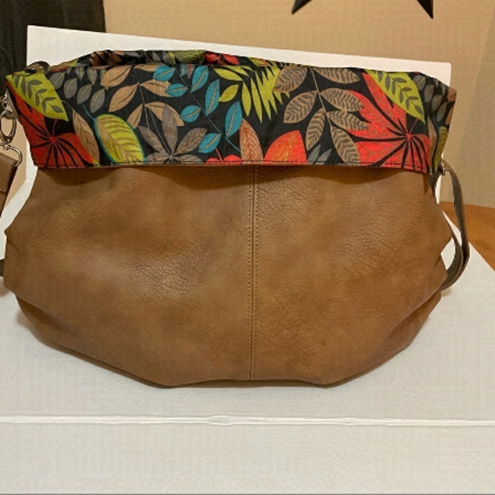 𝅺espe Vegan Leather Large Crossbody Satchel, Hobo Bag, Botanical Interior.